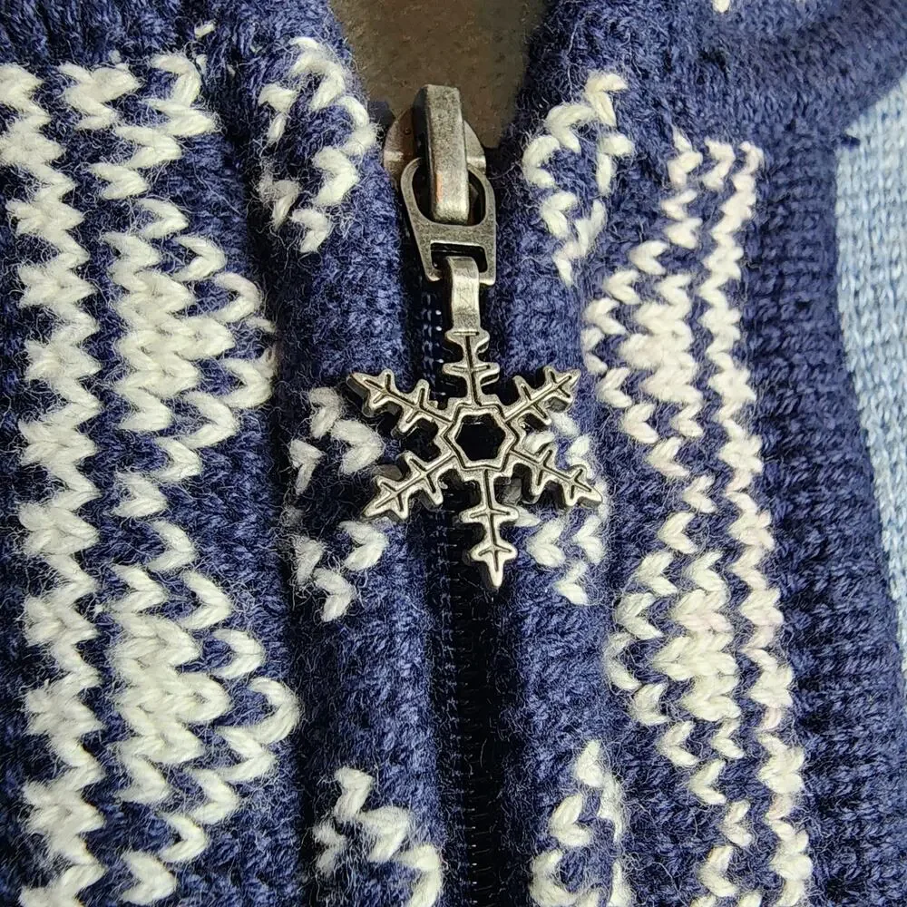Vintage The TOG Shop Blue Snowflake Winter / Christmas Cardigan | Women's PS